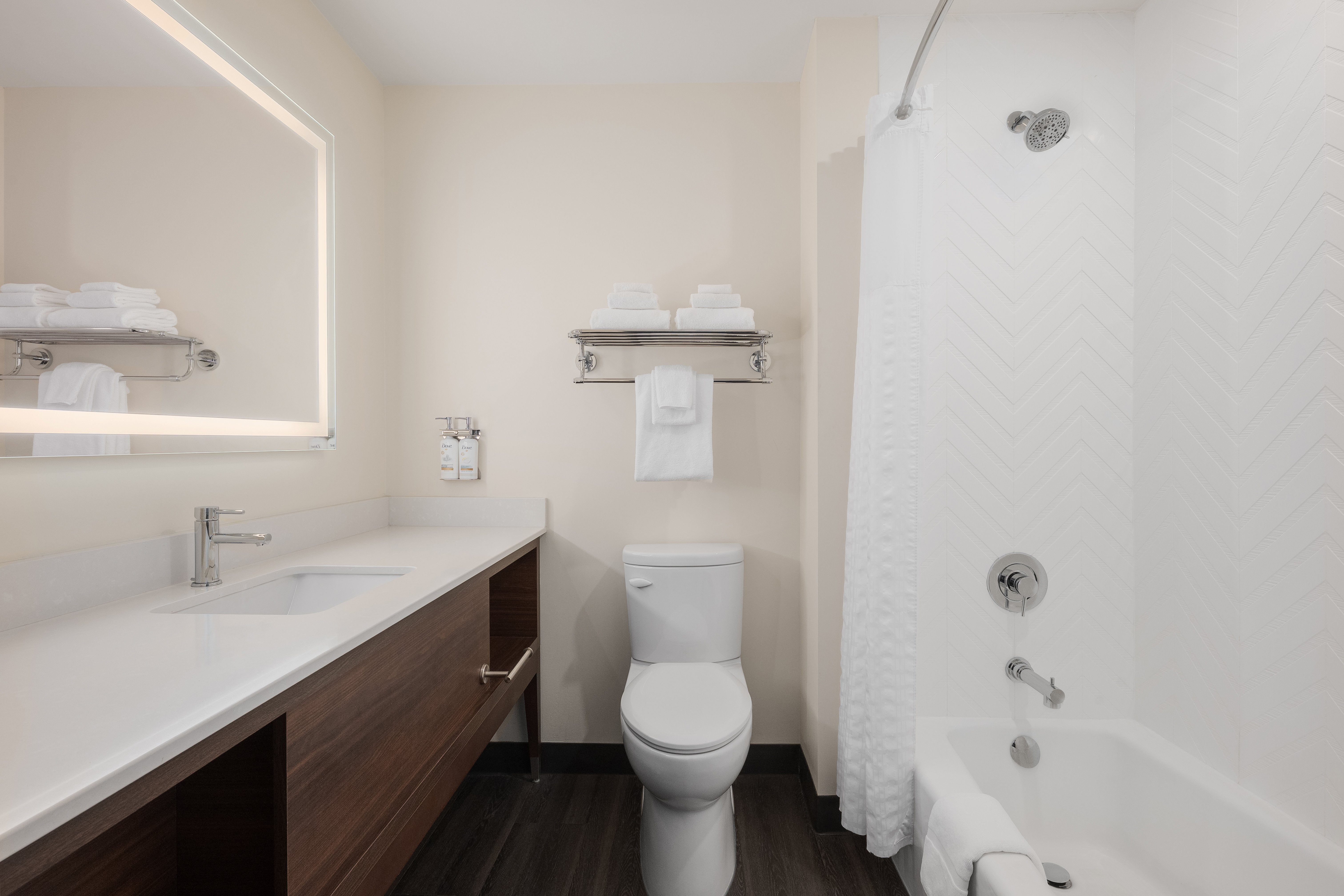 Standard, 2 Queen Beds, Pool Access