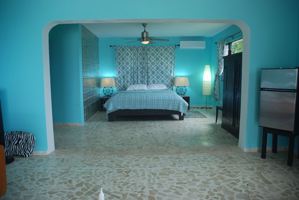 E&amp;J Boutique Residences 11/50