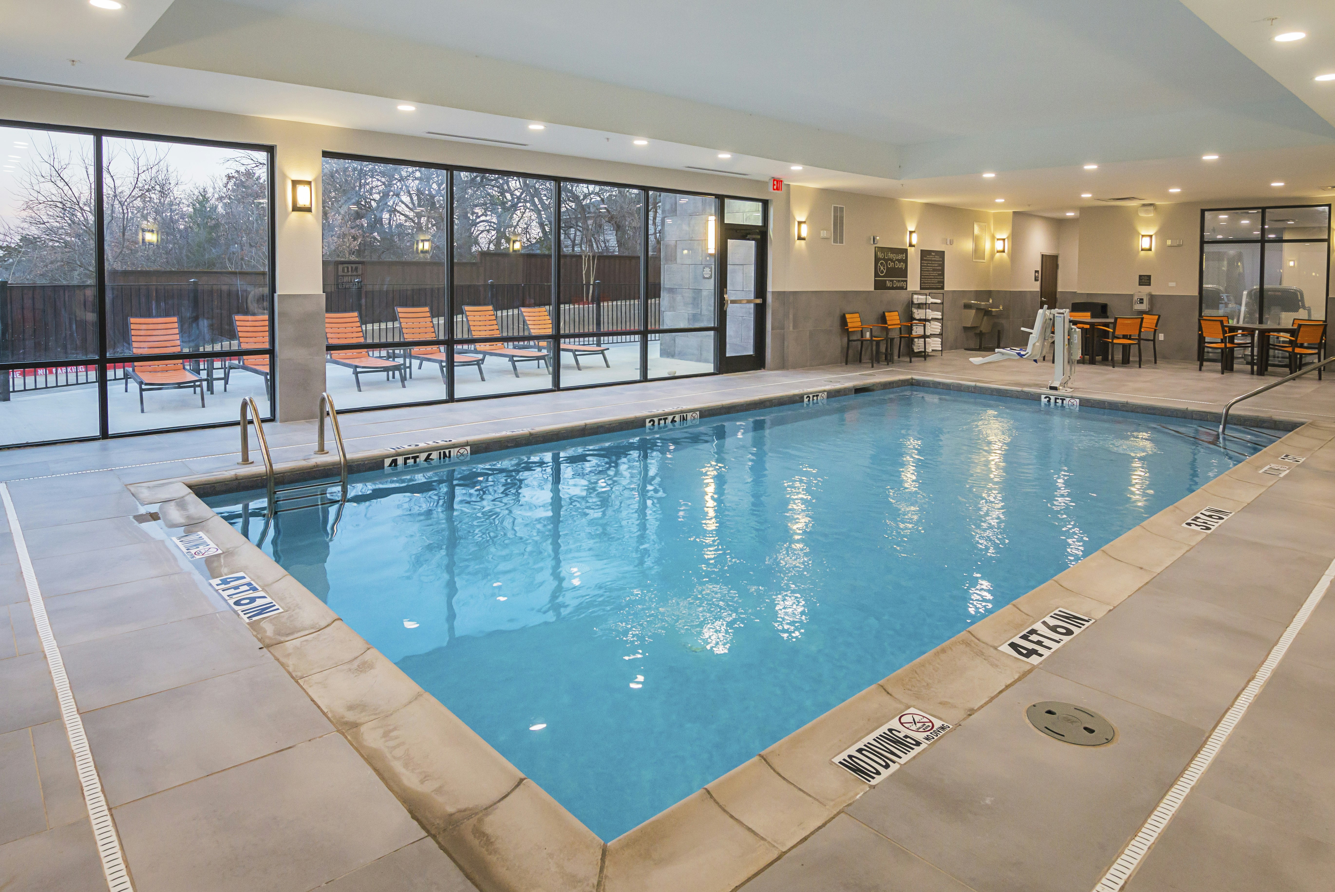 Hampton Inn & Suites Colleyville DFW Airport West 26/50