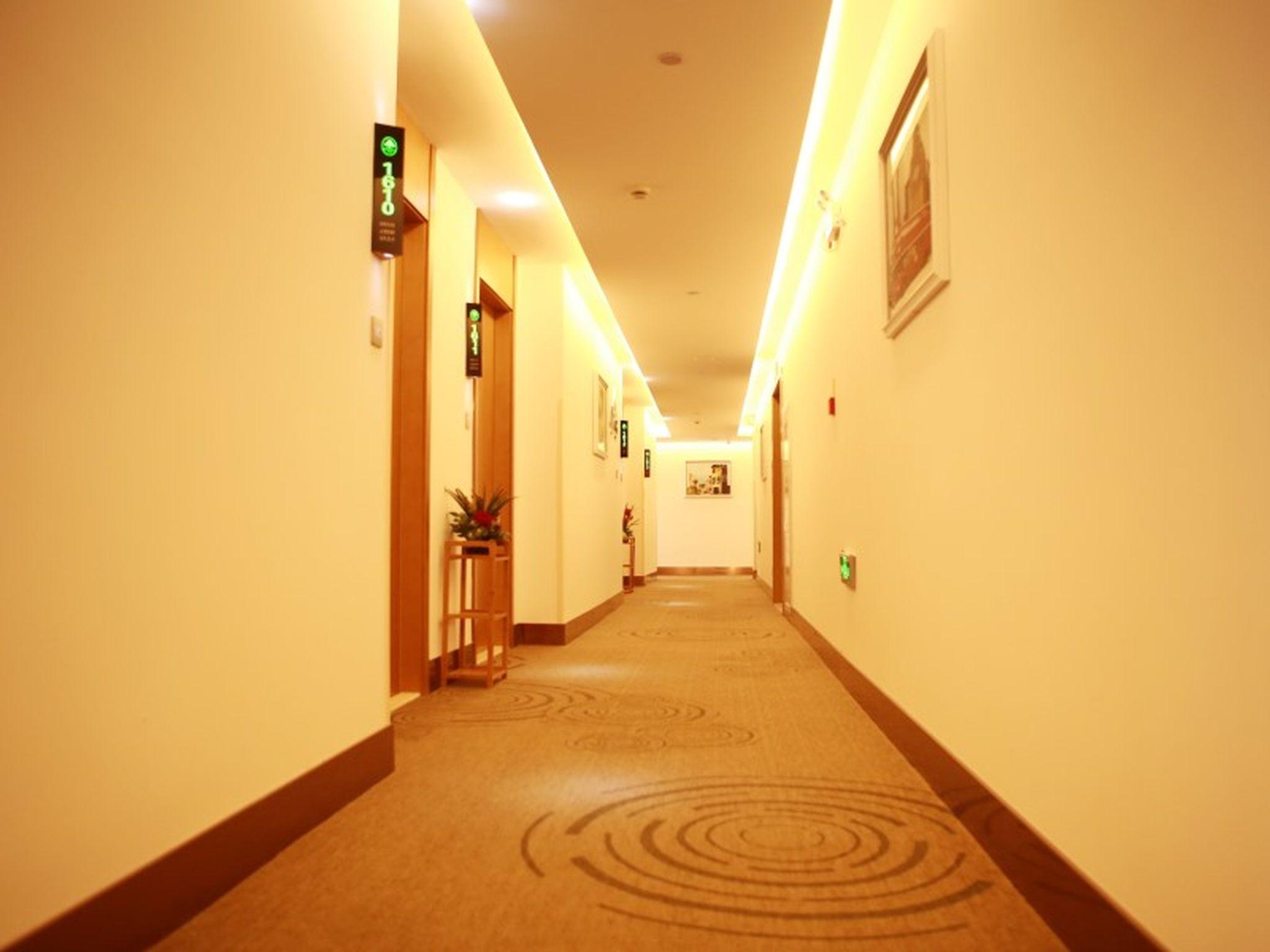 GreenTree Inn Huzhou Zhili Fortune Plaza Wuxing Avenue Express Hotel 33/53