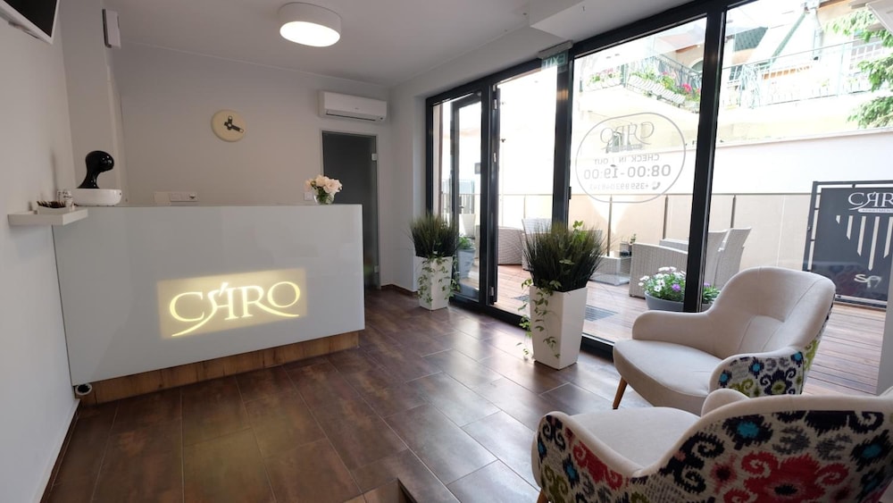 Caro Aparthotel 8/50