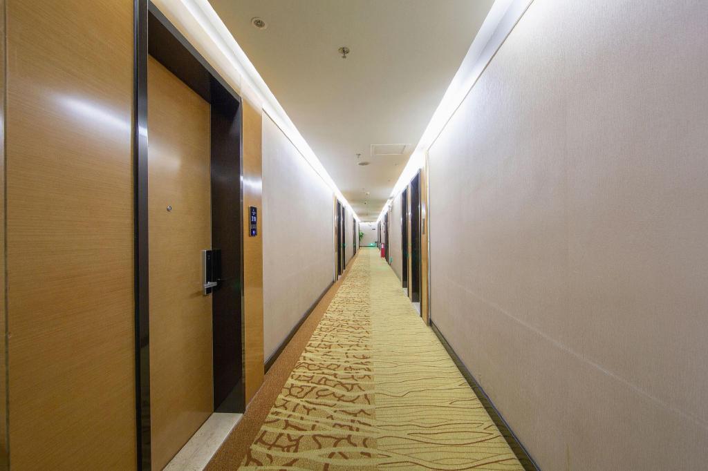 Lavande Hotel (Guangzhou Tianhe Bus Station Metro Station) 32/50