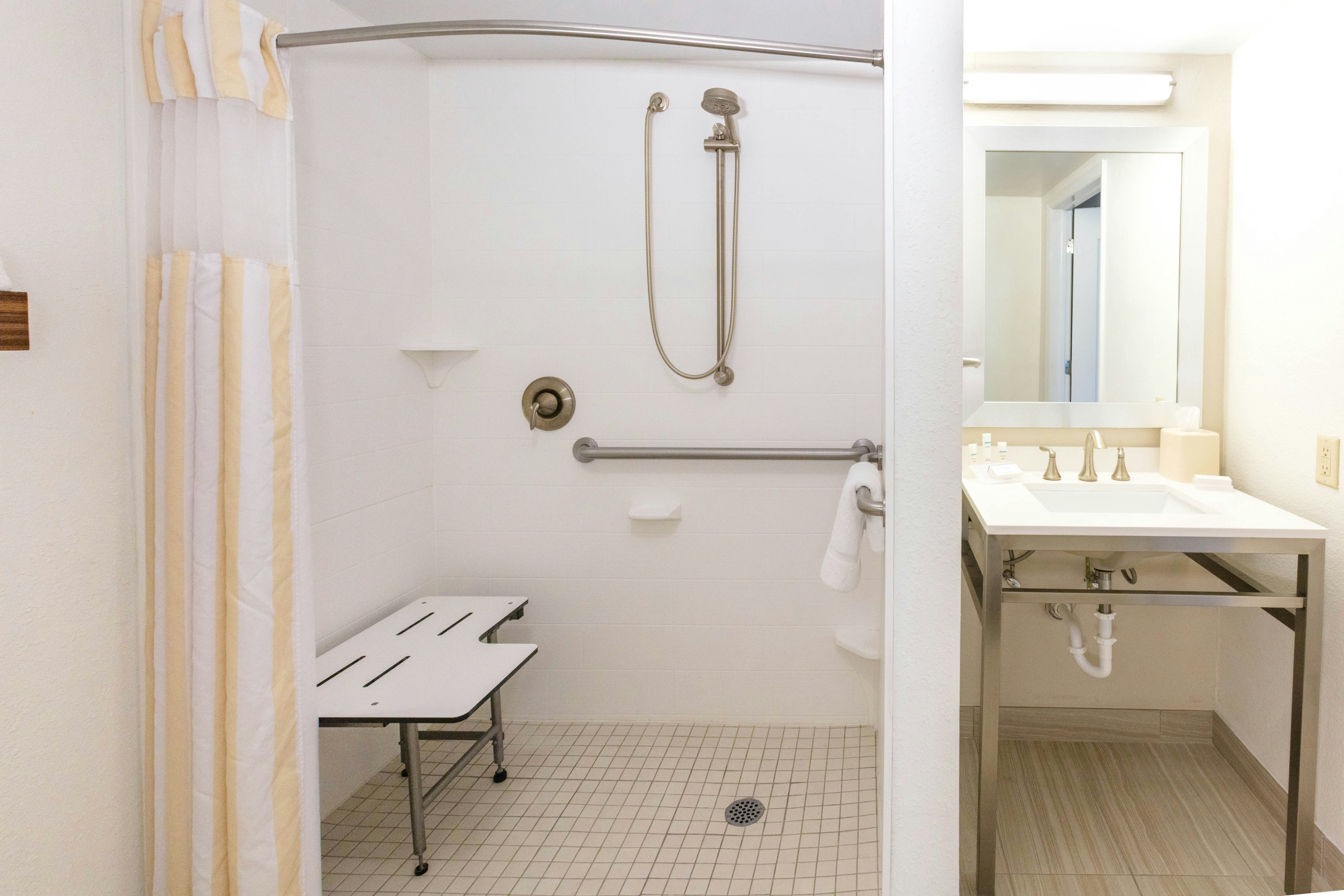 Hilton Garden Inn Jacksonville Airport 50/50