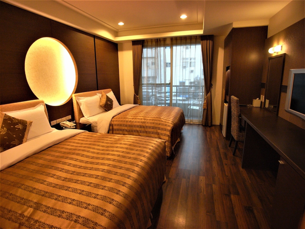 Tranquil Sea Hotel 40/46