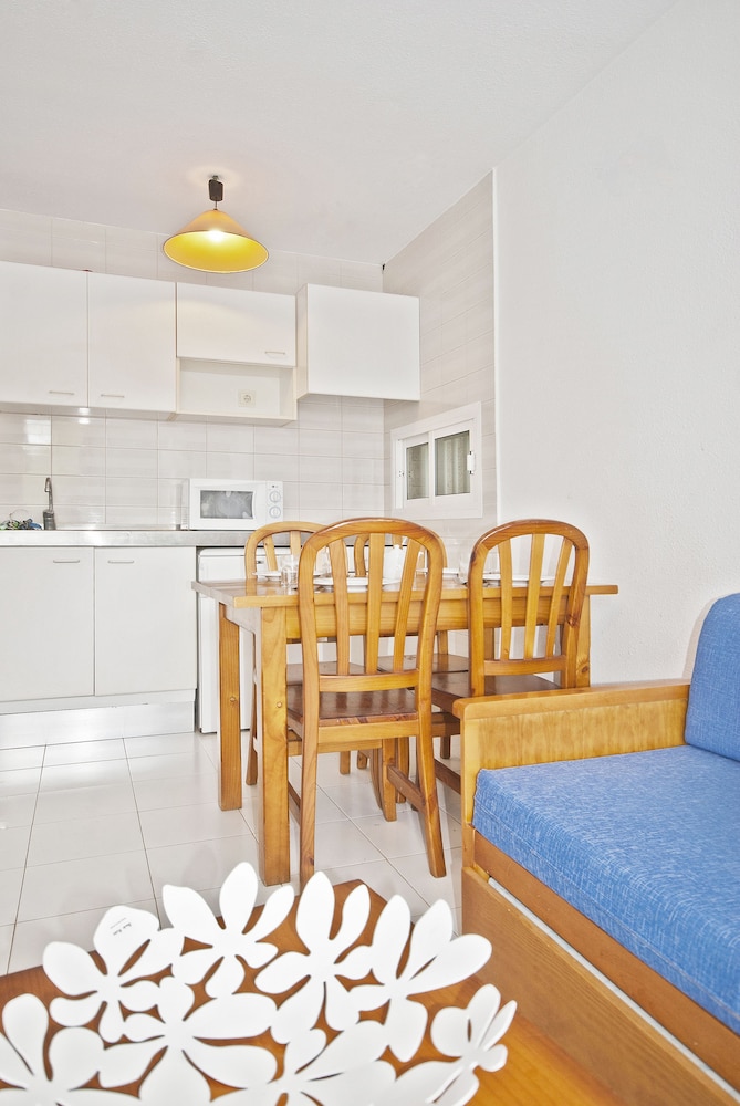 Llevant Apartamentos 29/37