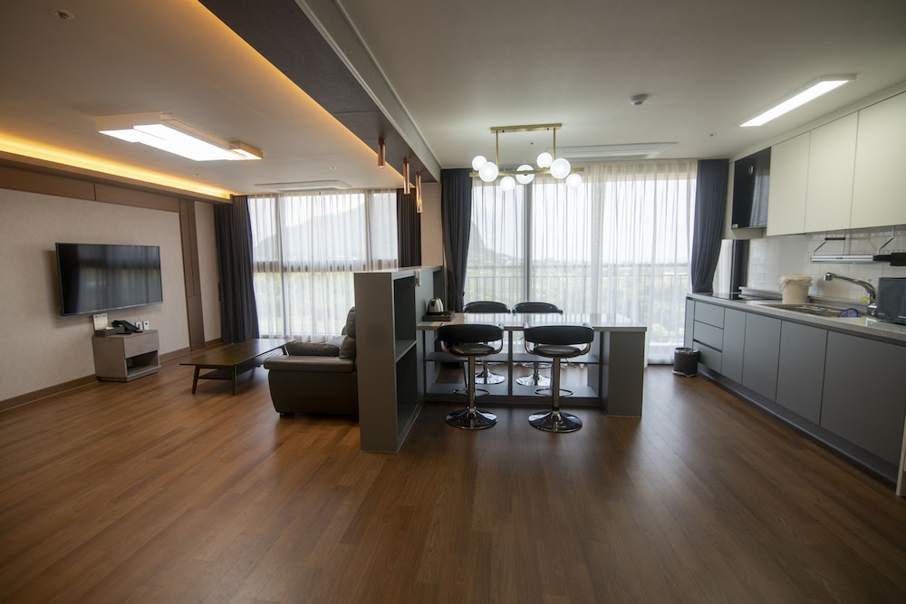 Sanbangsan Hotel 28/50