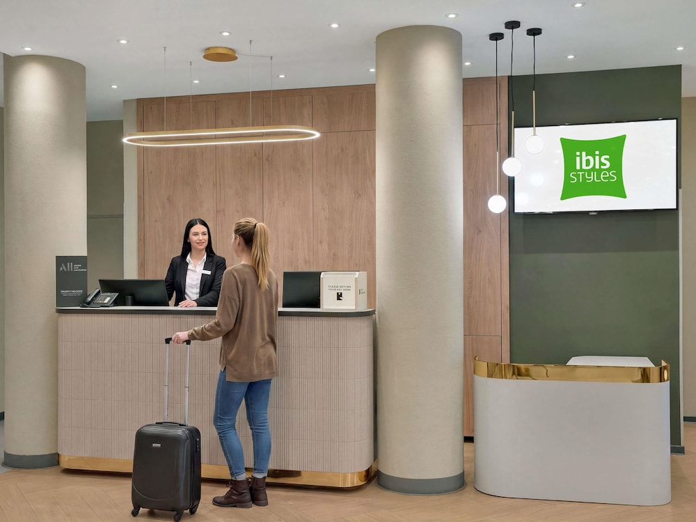 ibis Styles Budapest Heroes Square 12/65