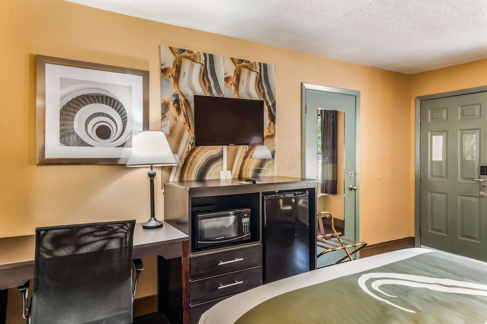 Quality Inn and Suites Corinth West 17/26
