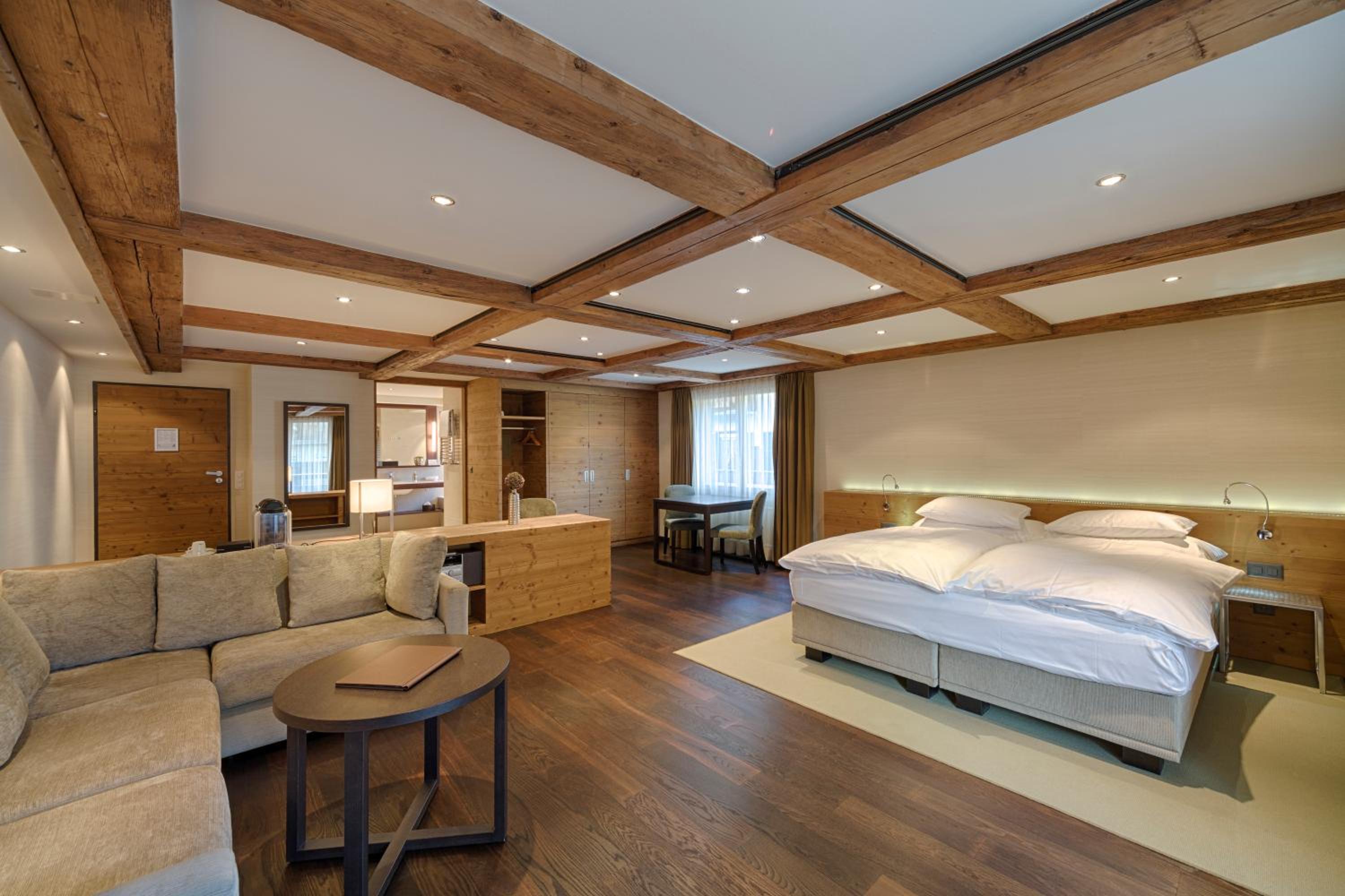 Chalet, Suite
