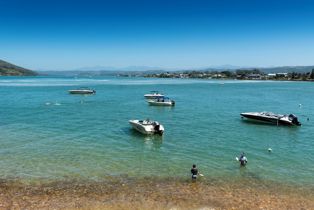 Under Milkwood Resort 39/49