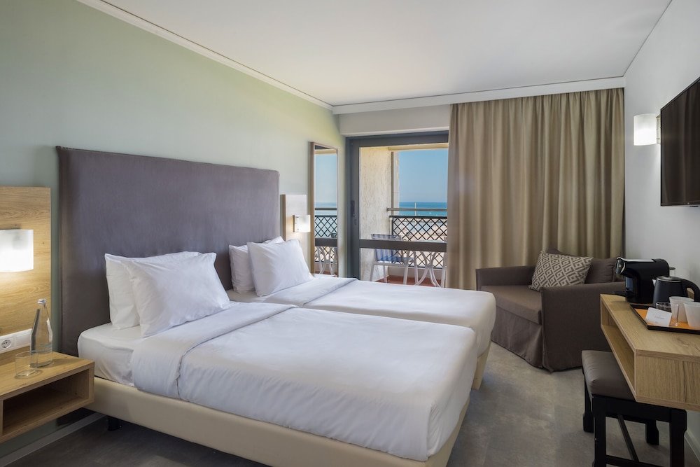 Xtra, Twin Beds