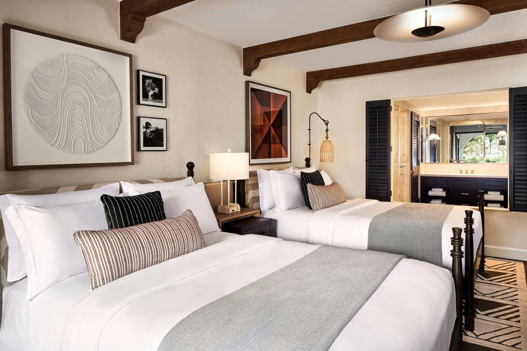 Fireside, Guest Room, 2 Queen Beds, Resort View