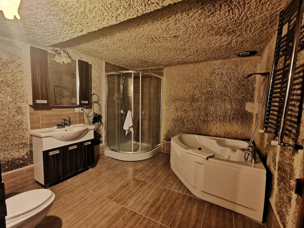 Basic, Suite, Double and Twin Beds