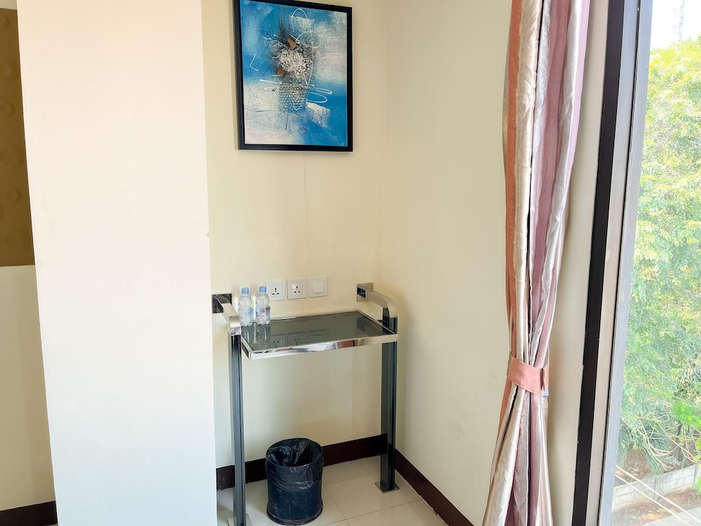 VERSE HOTEL CIREBON 41/72