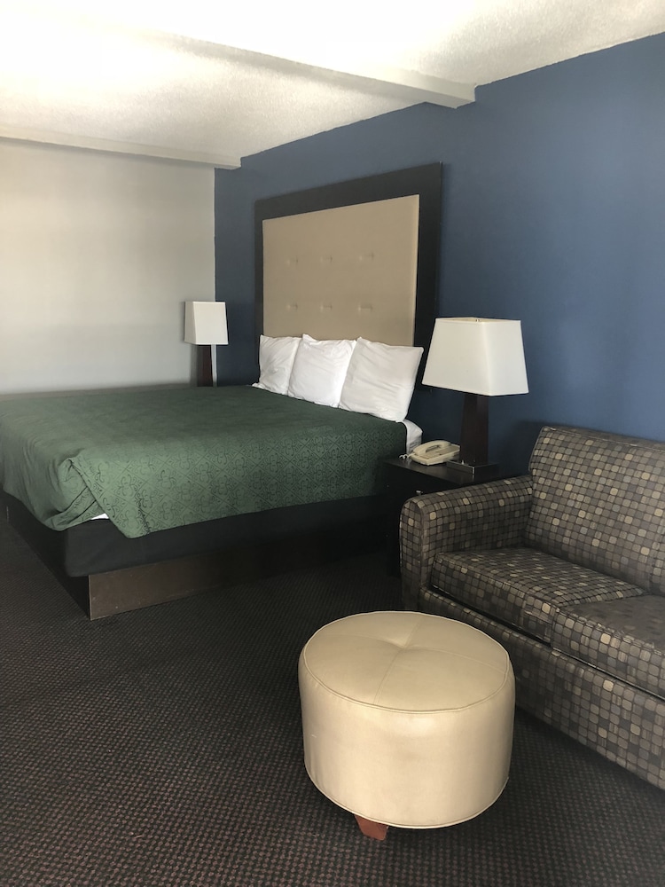 Scottish Inn 29/36