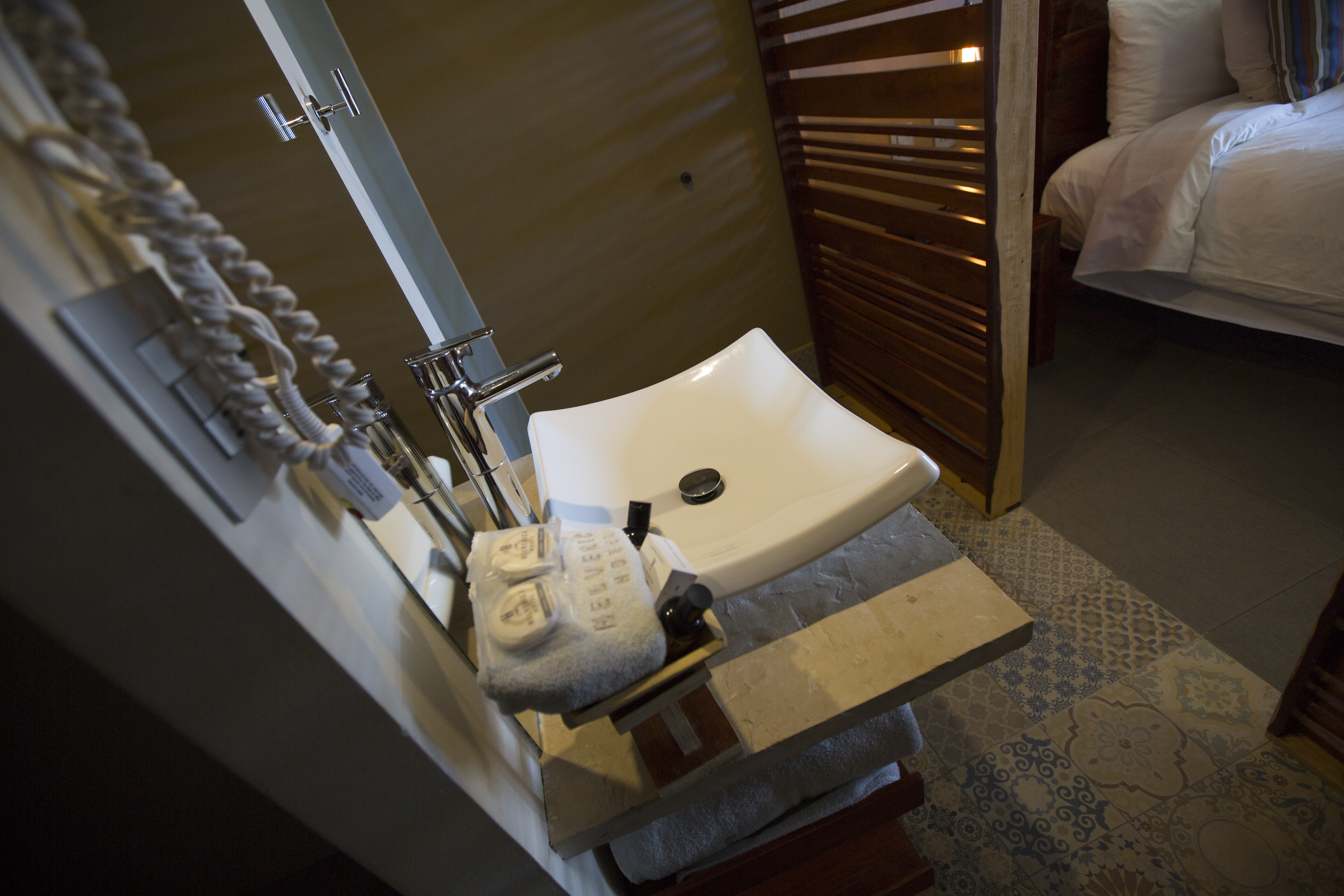 Helverica Hotel 37/54