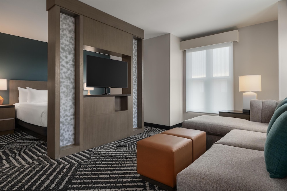 Hyatt House Charleston/Historic District 16/57