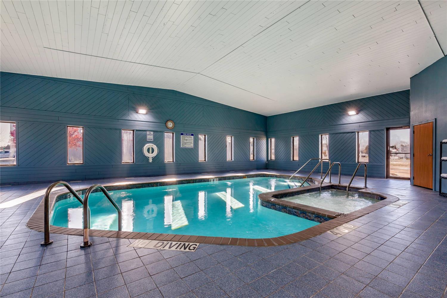 Quality Inn New London, WI 19/27