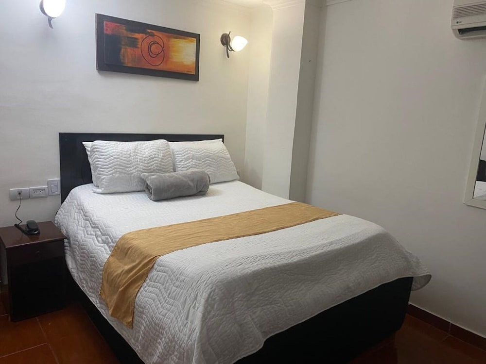 Hotel Avenida 3 Real 12/26