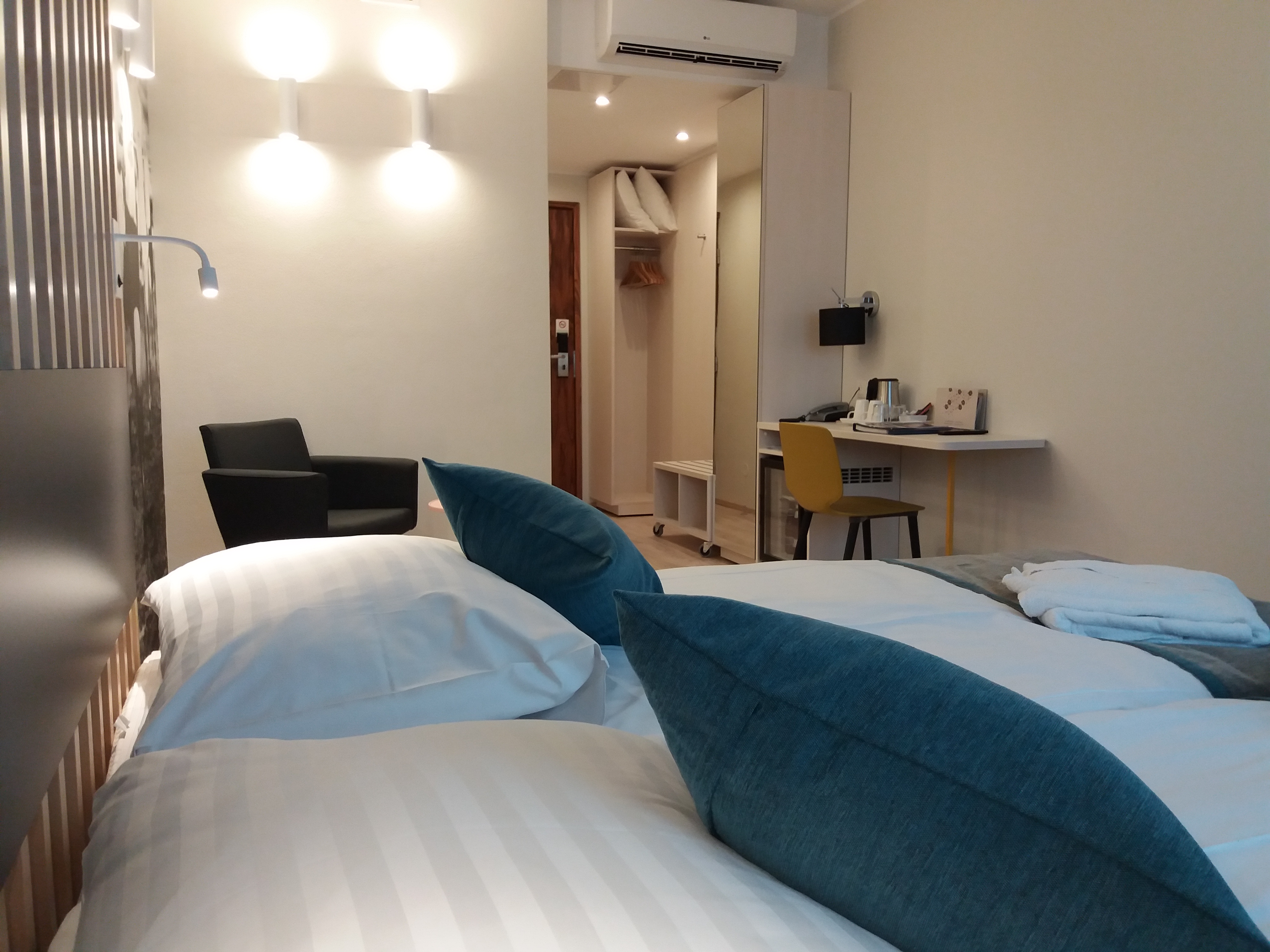Standard, Double or Twin Bed, with Pool