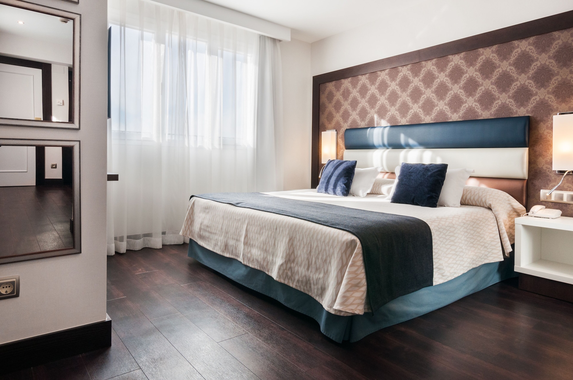 SUPERIOR, DOUBLE BED