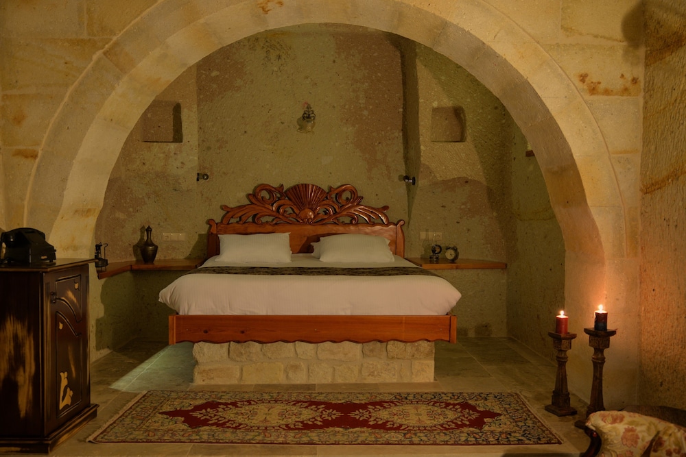 Canyon Cave Hotel 40/69