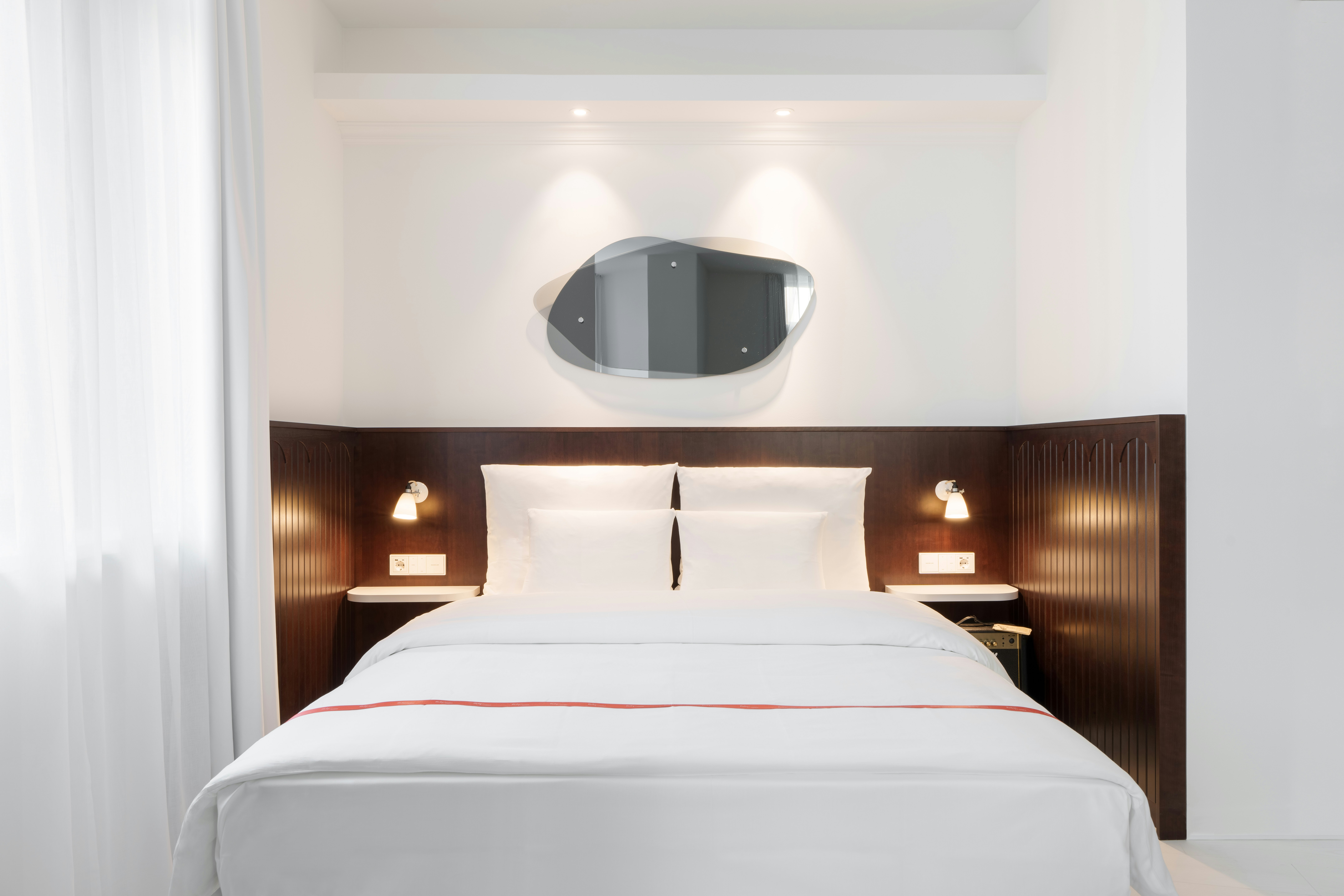Ruby Hanna Hotel Stuttgart 20/50