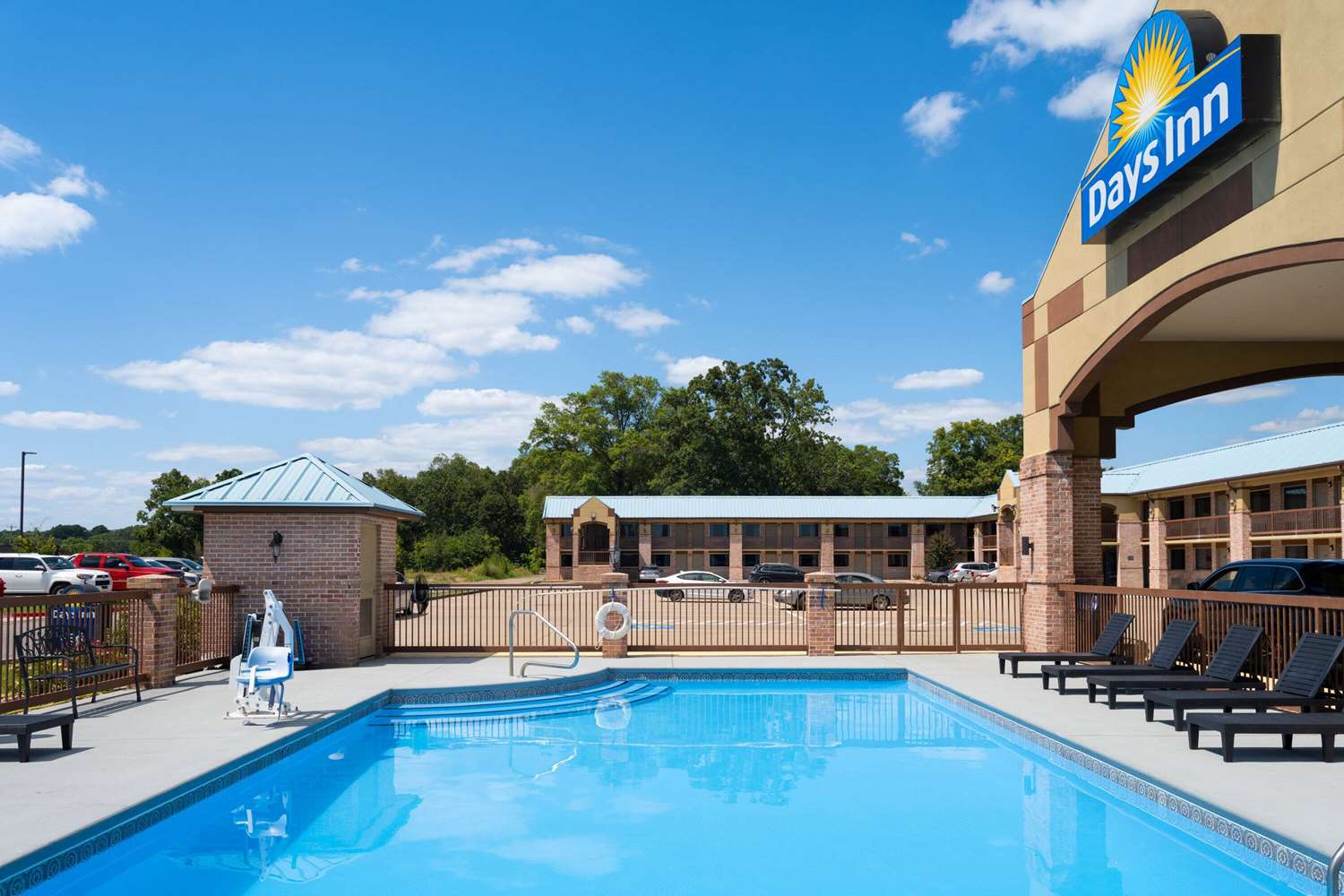 Days Inn By Wyndham Conway 23/33