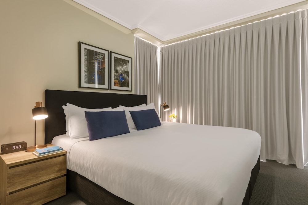 Oaks Brisbane Casino Tower Suites 13/50