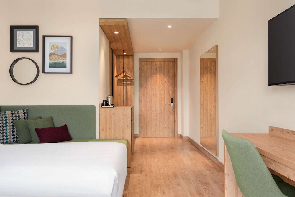 Wyndham Garden Zomin 18/43