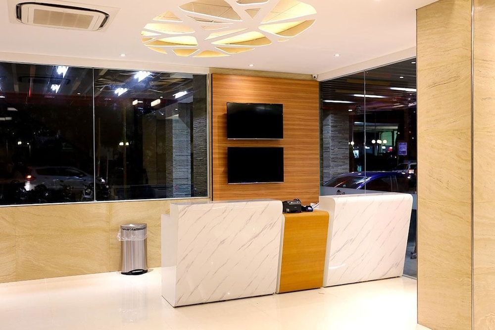 Grand Citihub Hotel at Panakkukang 2/15