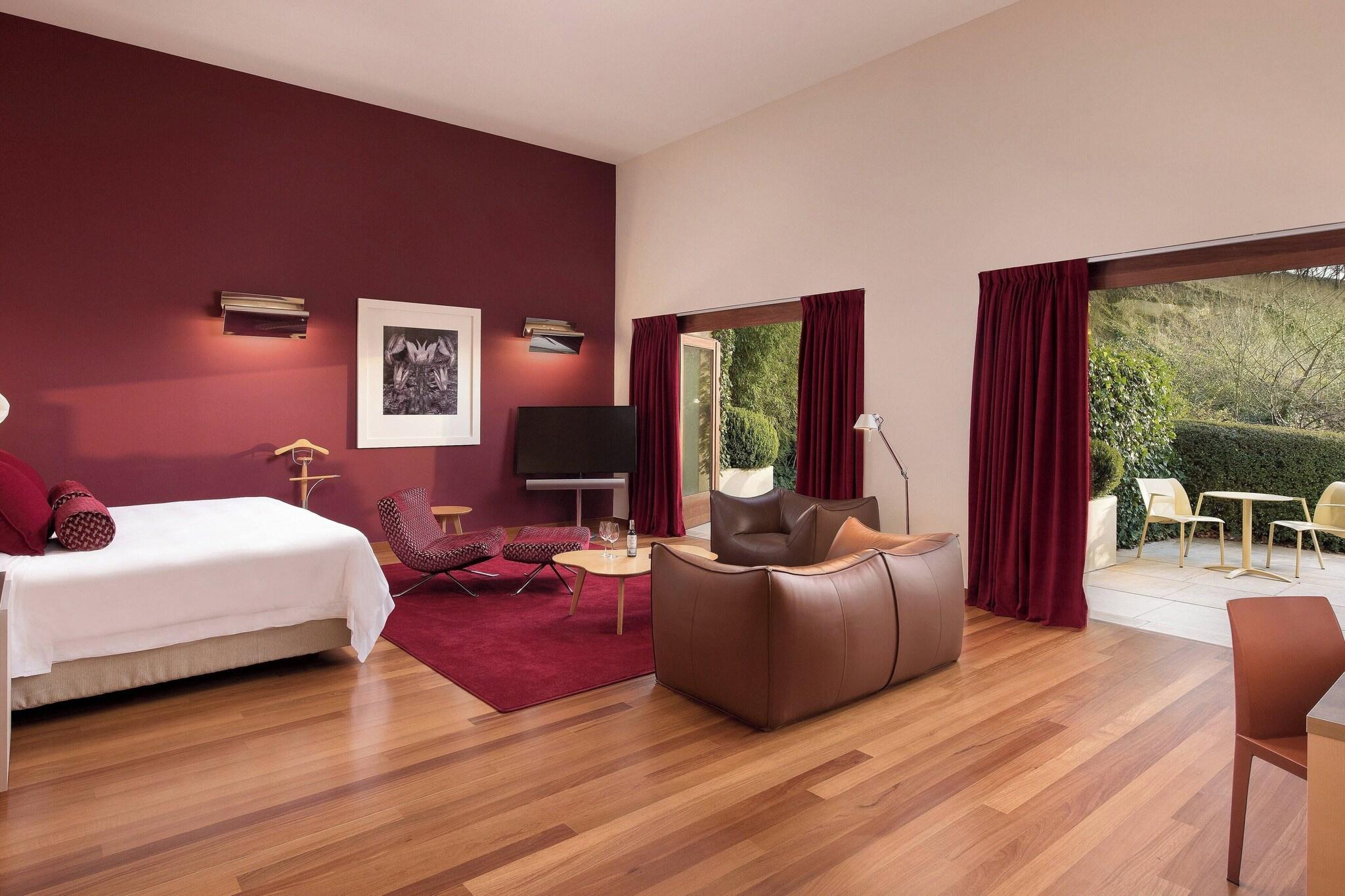 Suite, King Bed