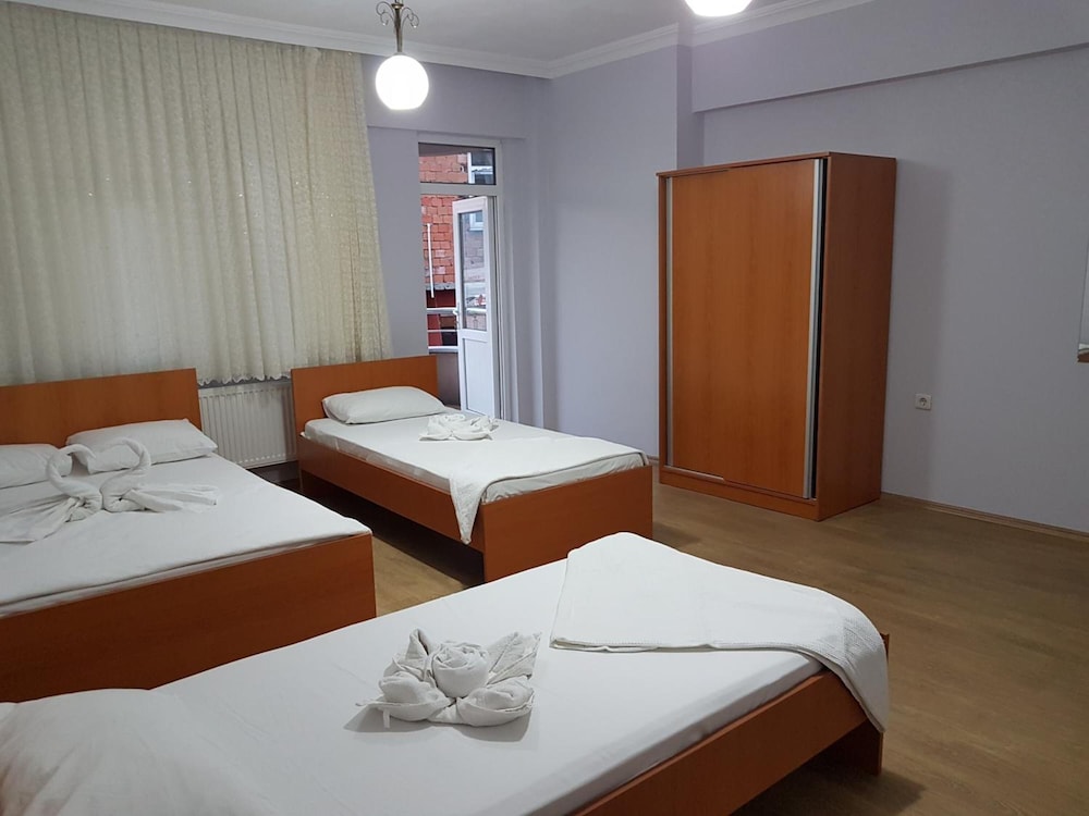 Karadeniz Pension 11/48