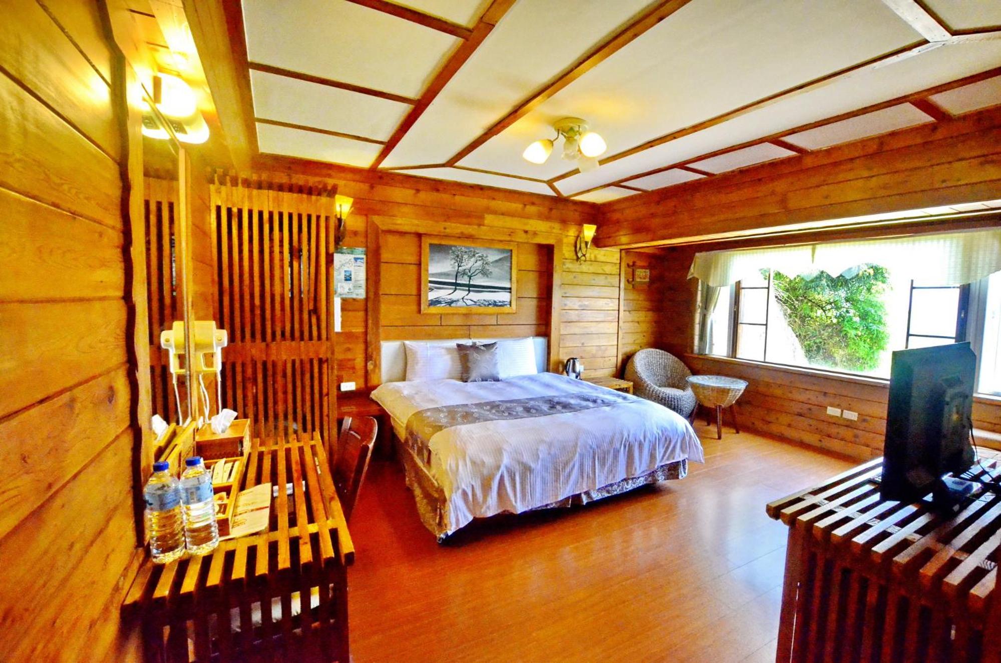 Shiyai Taoyuan B & B 4/30