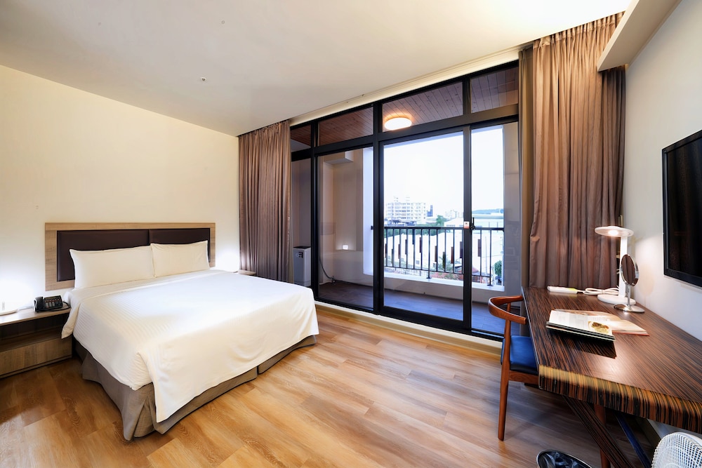 EXECUTIVE, DOUBLE BED, BALCONY
