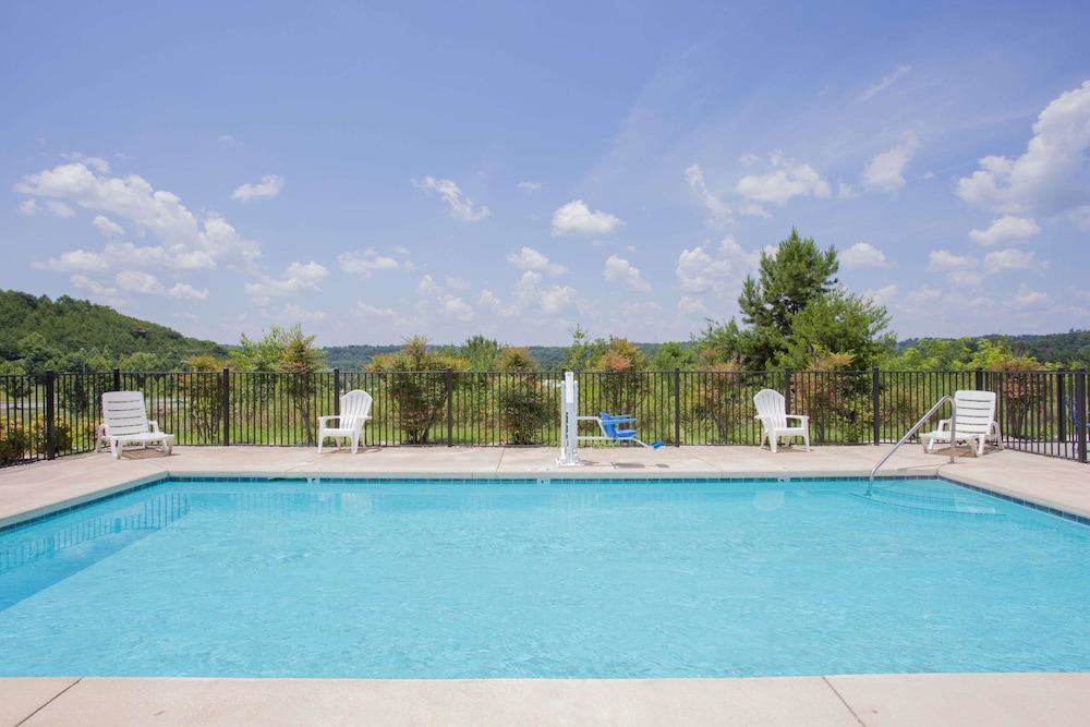 Comfort Inn Martinsville 7/37
