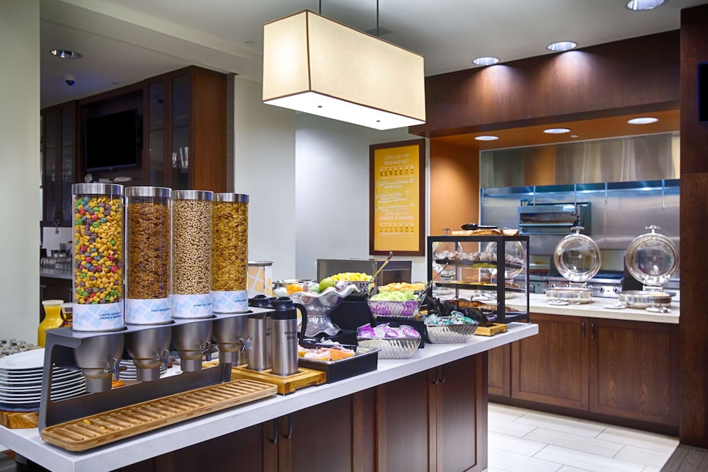 HILTON GARDEN INN SALINA 39/51