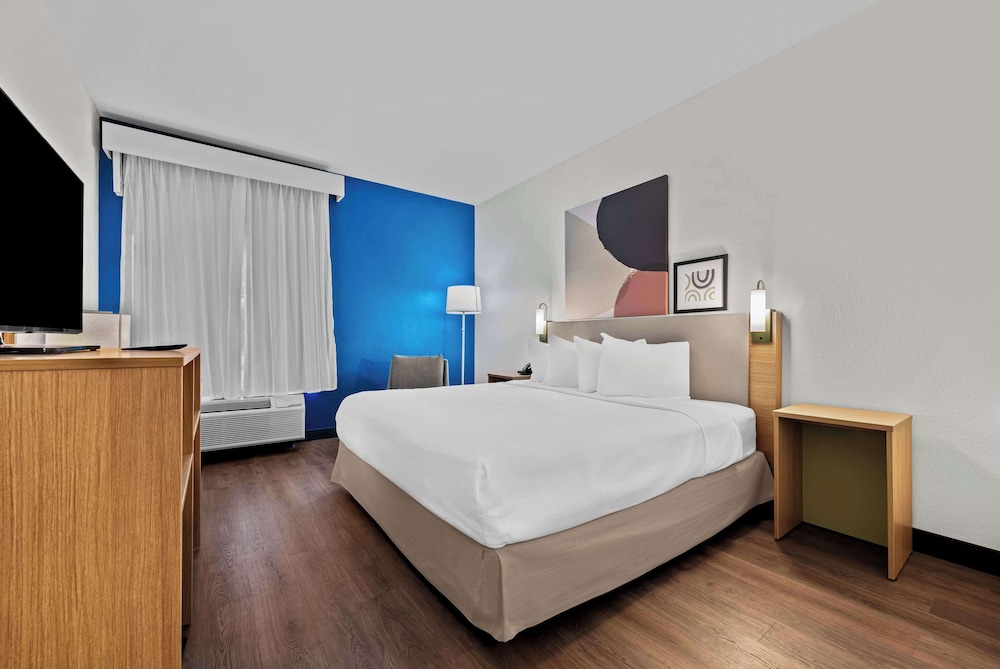 ROOM, KING BED, ACCESSIBLE