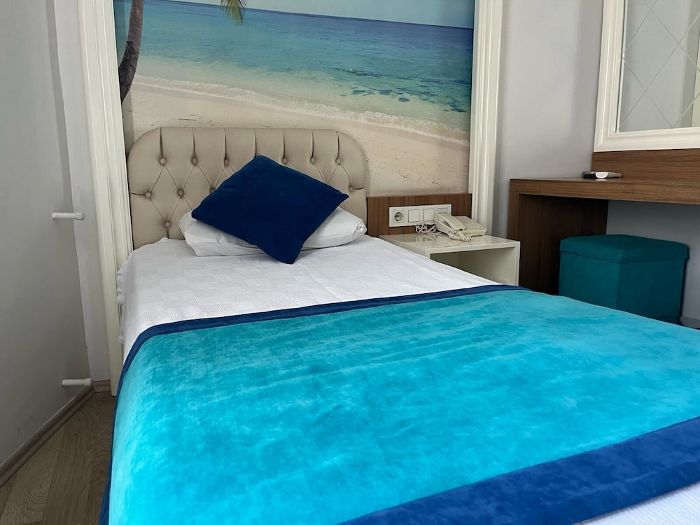 River Suite Hotel 16/24