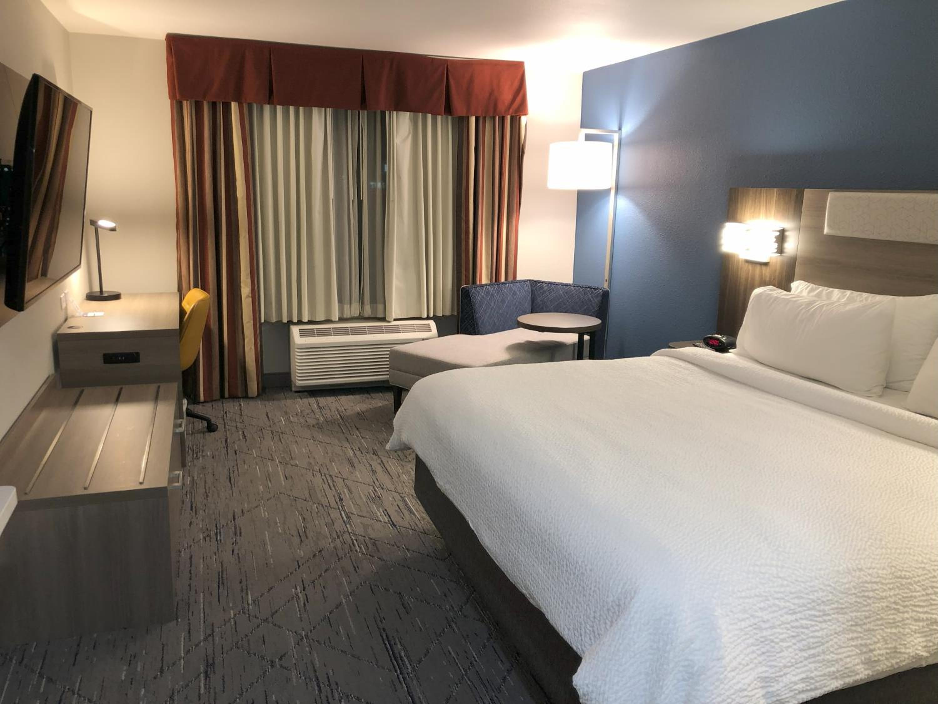 Xtra Space, Standard, King Bed