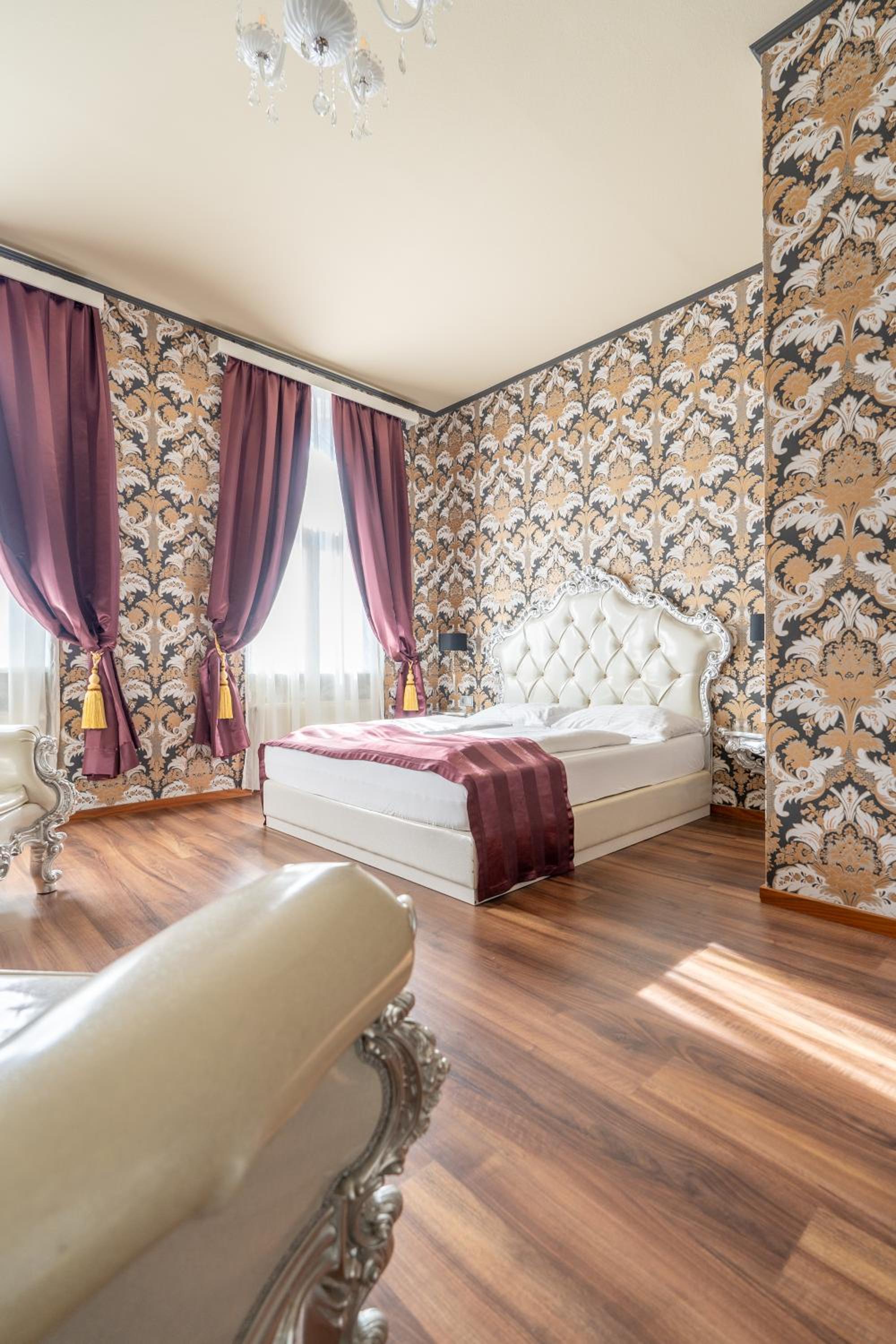 Design, King Bed، Hotel Urania 7/10