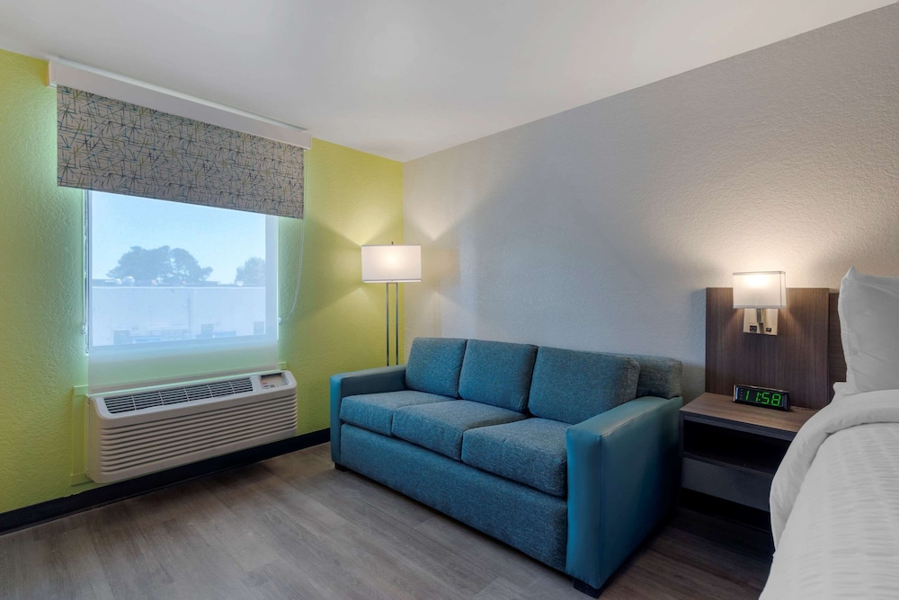 Clarion Pointe McDonough 34/43