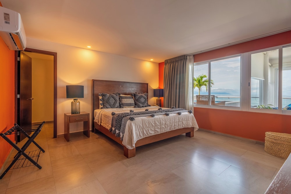 EXCLUSIVE, PENTHOUSE, PLUNGE POOL