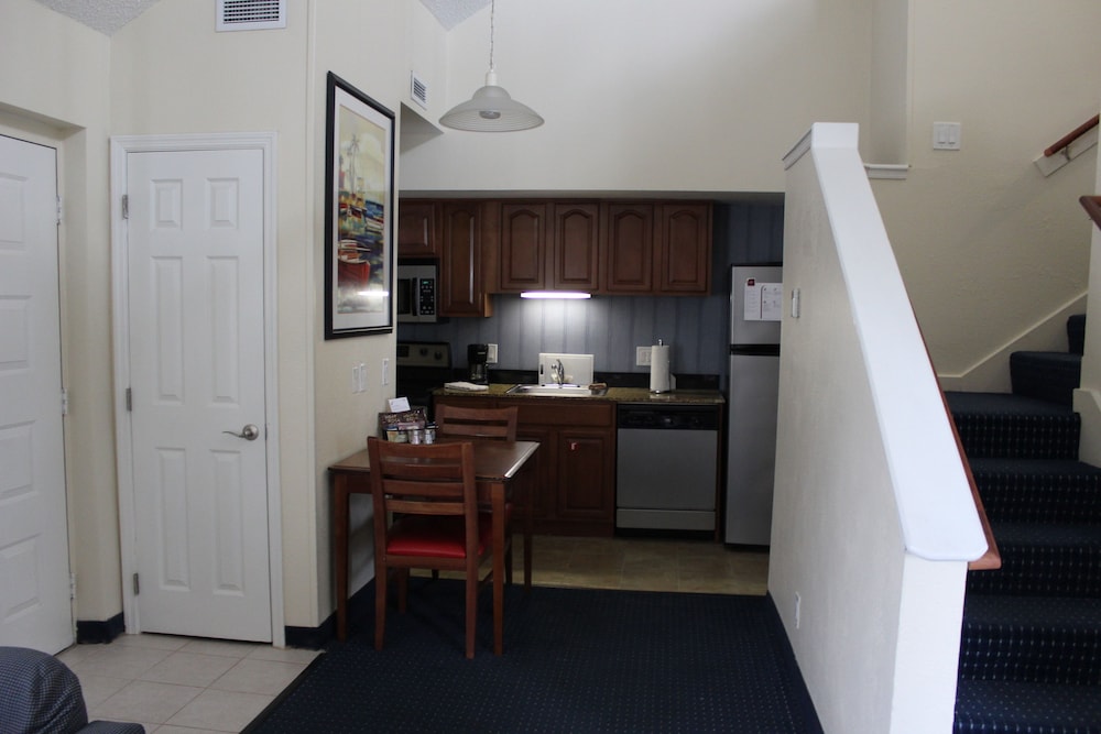 DORAL INN & SUITES MIAMI AIRPORT WEST 23/43