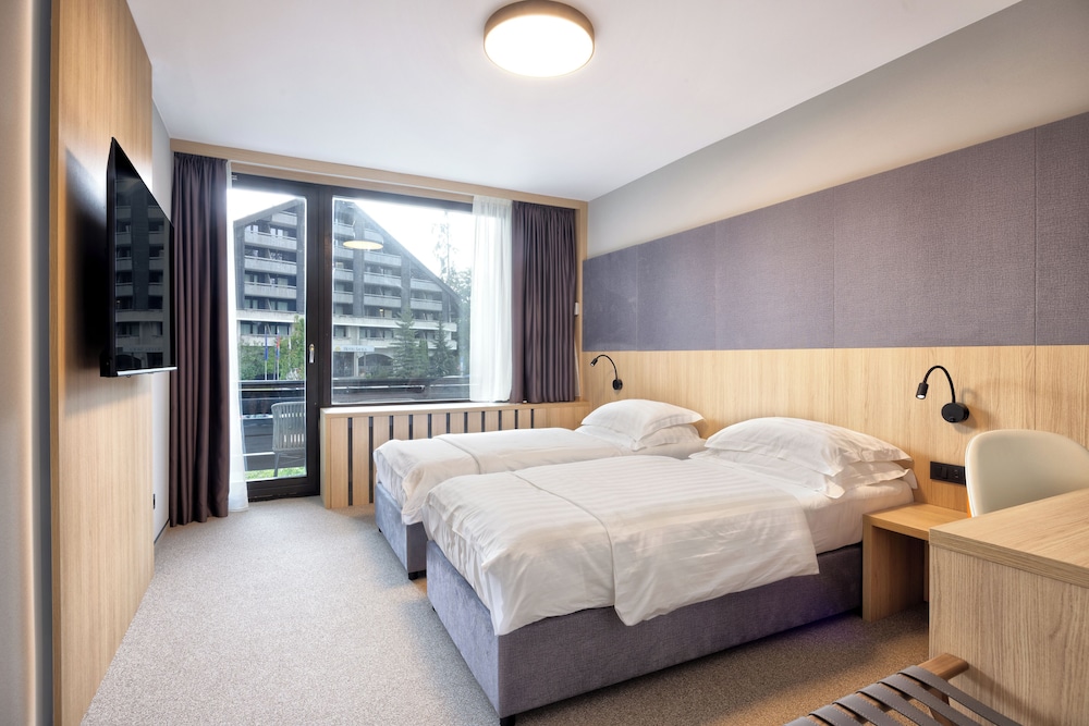 Hotel Kompas 15/48