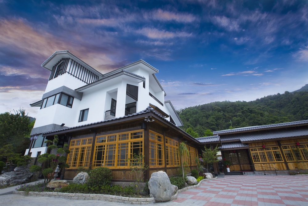Huaman Hot Spring Villa 6/68