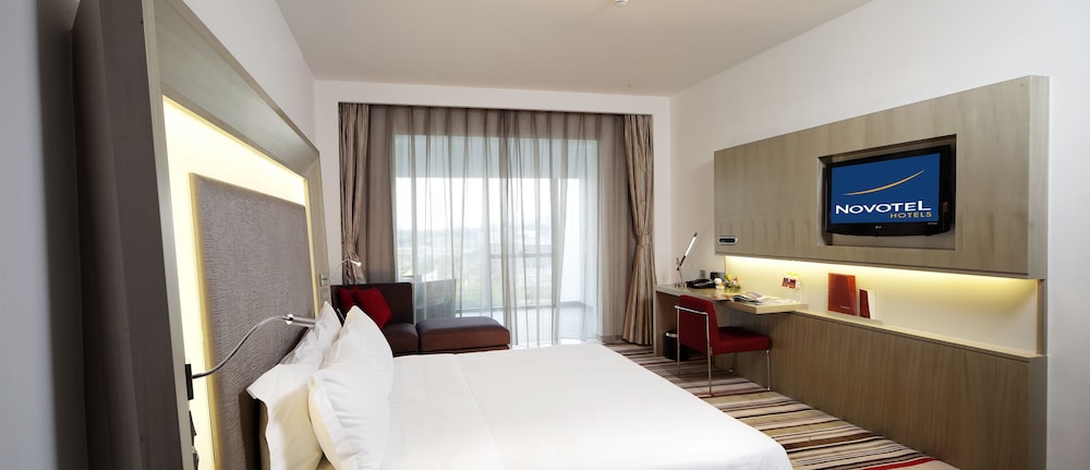 Novotel Nanjing East Suning 26/77