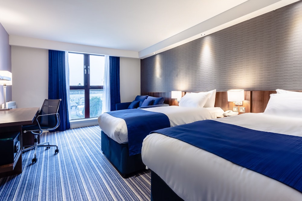 Holiday Inn Express Edinburgh Airport Ex Quality Edinburgh Airport 25/53