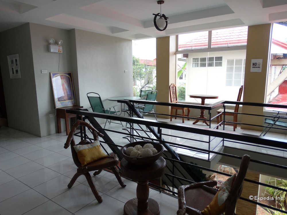 Harbour Gardens Tourist Inn 40/46