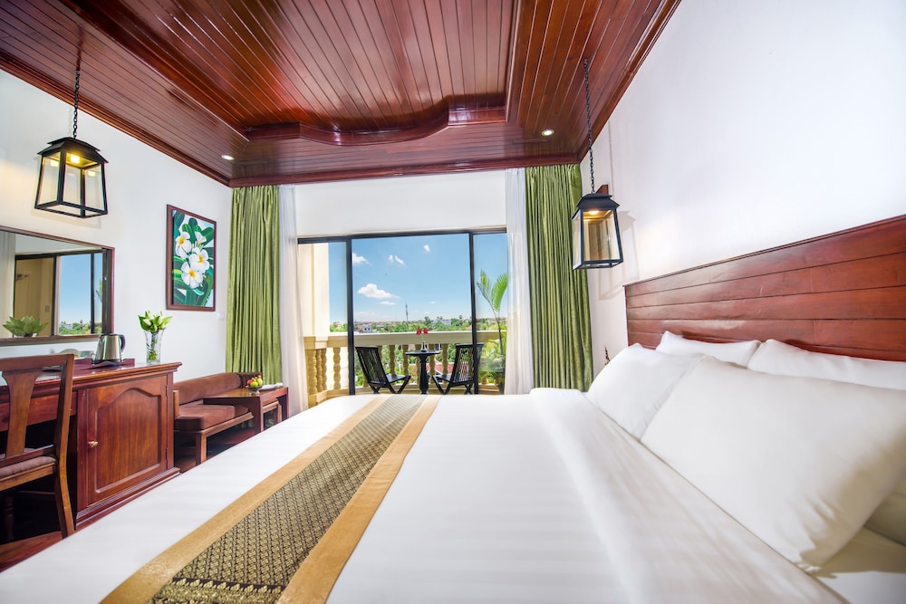 DELUXE, DOUBLE BED